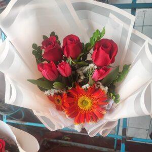 RAMOS TULIPANES Y LIRIOS